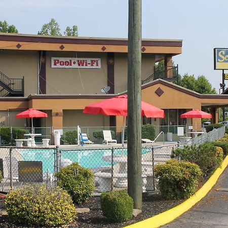 Scottish Inn Knoxville Exterior foto